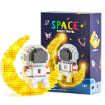 Міні конструктор Space Travel Астронавт на Місяці з LED підсвічуванням та вбудованим акумулятором, 368 деталей