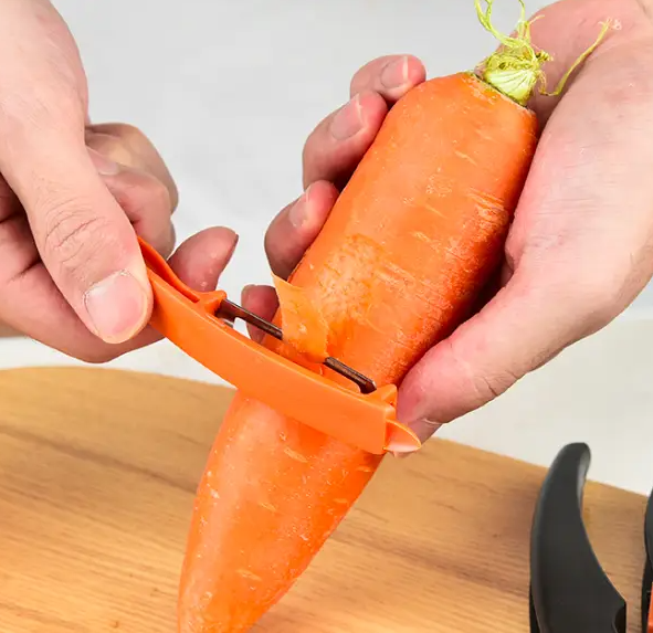 Прес для часнику Multifunctional Garlic Presser Часничниця + ніж для чищення овочів + паличка для очищення преса - Зображення 5