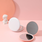 Кишенькове кругле дзеркало для макіяжу з LED підсвічуванням Pocket Mirror USB
