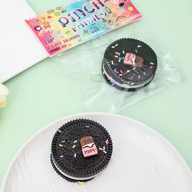 Антистрес іграшка Oreo Squish · Cквіш ОРЕО з присипкою та M&M's - Зображення 4