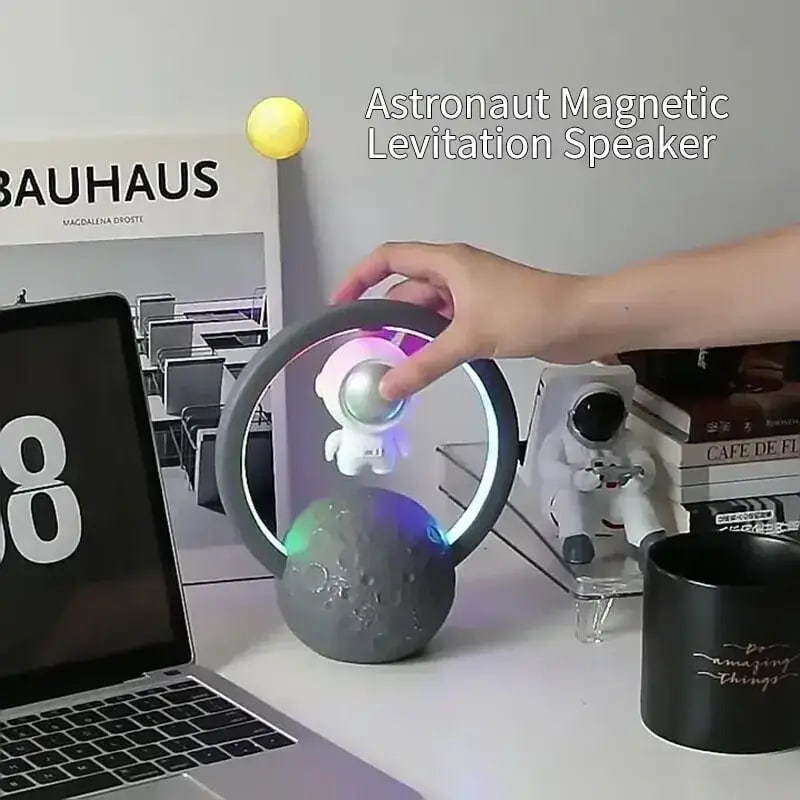 Нічник астронавт Night Lights RGB Astronaut • Бездротова Bluetooth колонка-нічник Астронавт на Місяці - Зображення 5